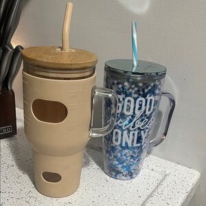 Beige glass 32oz cup with handle and snowflake good vibes Tumbler Set